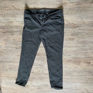 Low rise army green jegging. Size 14 short